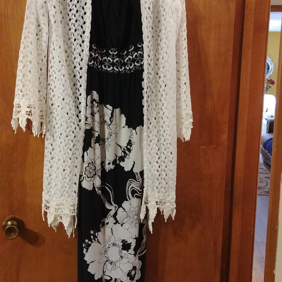 Dress - Picture 2 of 2